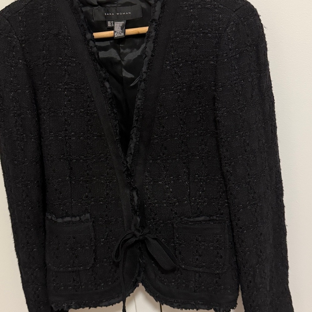Zara Woman Black Tweed Blazer with Front Pockets & a Ribbon Tie Closure. Size 8.